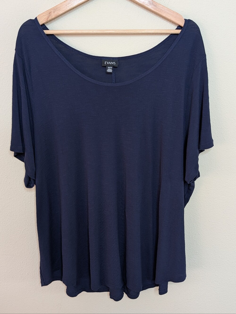 Evans Navy Blue Scoop Neck Tee Size 30/32